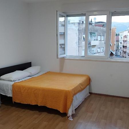 Room With Private Toilet And Terrace In City Center In Shared Apartment Split Exteriör bild