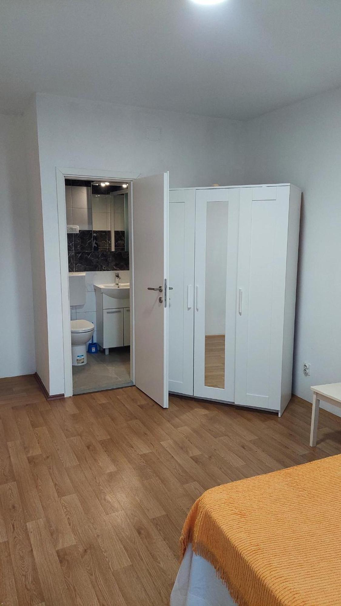 Room With Private Toilet And Terrace In City Center In Shared Apartment Split Exteriör bild