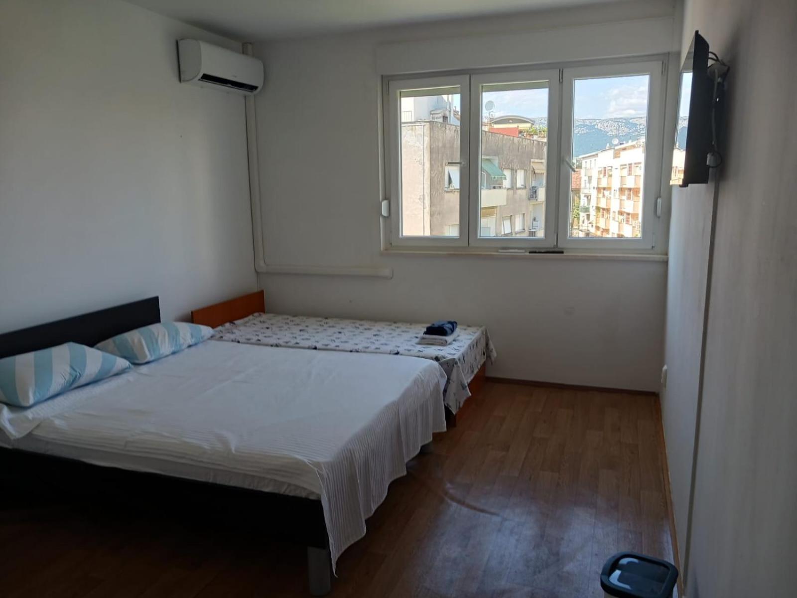 Room With Private Toilet And Terrace In City Center In Shared Apartment Split Exteriör bild